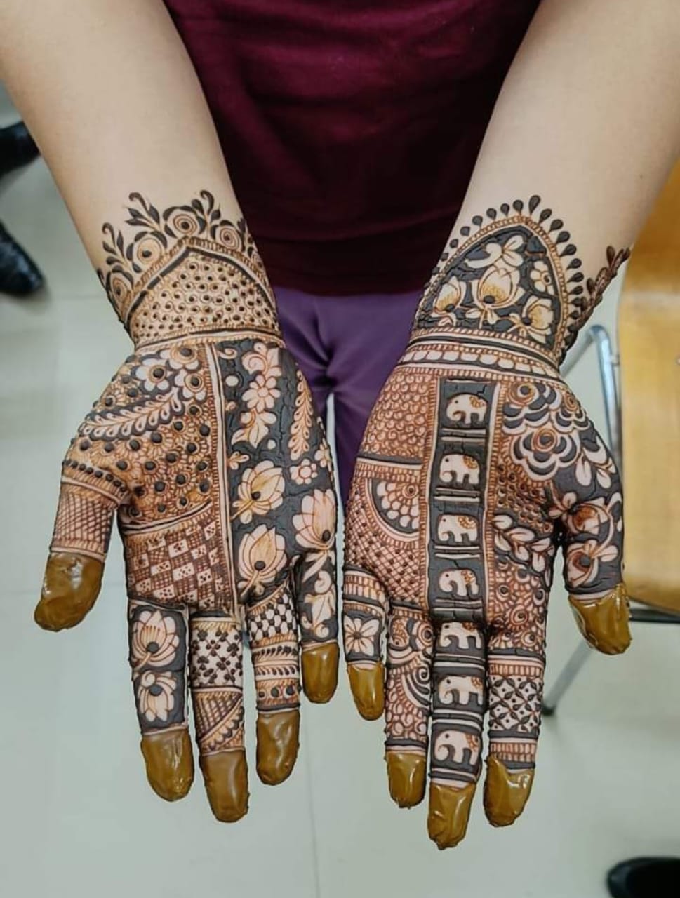 Mehndi artist for weddings in Kolkata