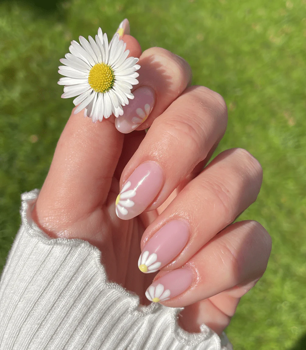 Nail extension in Kolkata